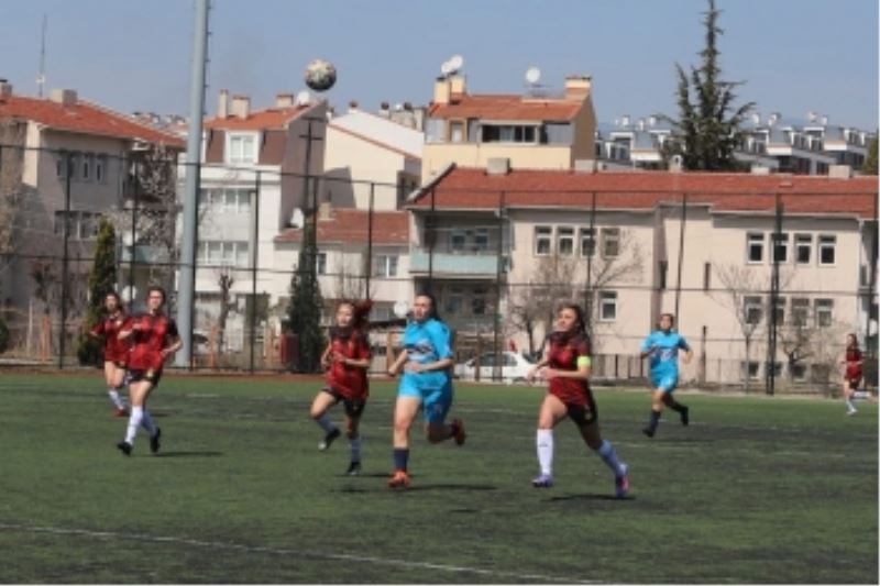 ESKİŞEHİR DERBİSİ NEFESLERİ KESTİ