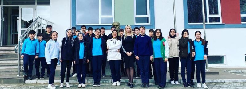 GENÇLER ZARARLI MADDELERE KARŞI BİLGİLENDİRİLDİ