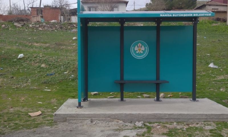 Büyükşehir, Alaşehir’in Otobüs Duraklarını Yeniledi