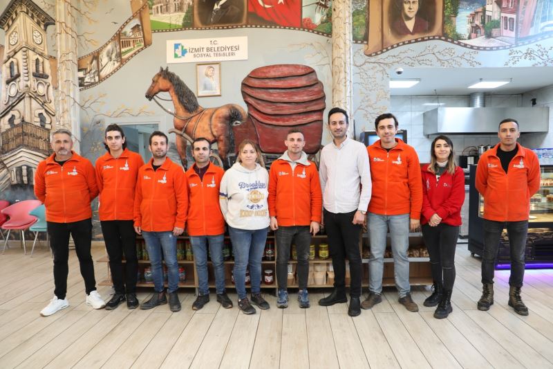 İZMİTLİLERİN BU YIL DA İFTAR İÇİN İLK TERCİHİ GÜLÜMSE KAFE OLDU