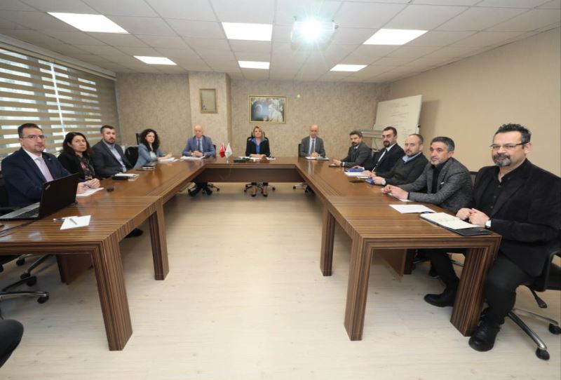 BAŞKAN HÜRRİYET, KAMUOYUNA AÇIKLAYACAĞI AFET HAZIRLIK PLANI ÖNCESİ EKİBİYLE ÇALIŞMALARI MASAYA YATIRDI