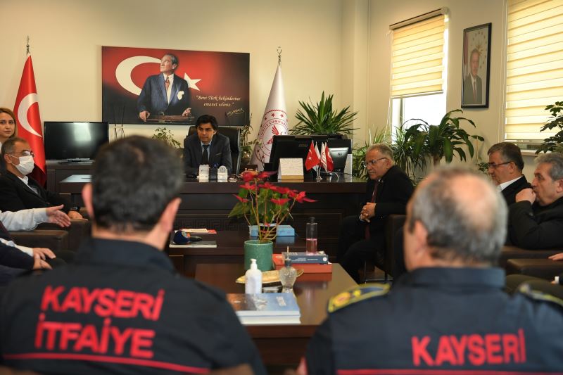 Başkan Büyükkılıç, Kahraman İtfaiyecilerle Depremzede Yaralıları Ziyaret Etti