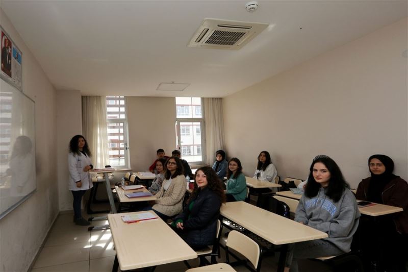 Depremzede Öğrencilere LGS ve YKS Hazırlık Kursu