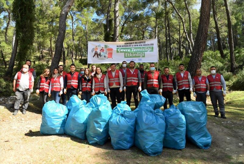 Sıfır Atık Günü’nde ormanı temizlediler