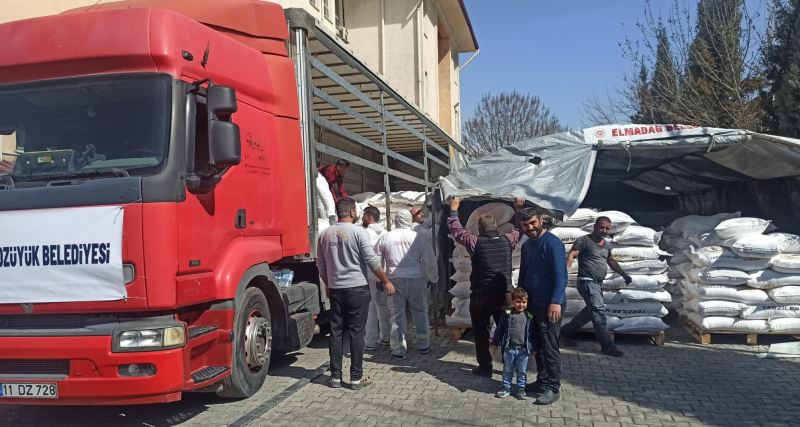 BOZÜYÜK BELEDİYESİ’NİN UN YÜKLÜ 11. YARDIM TIRI KAHRAMANMARAŞ’A  ULAŞTI