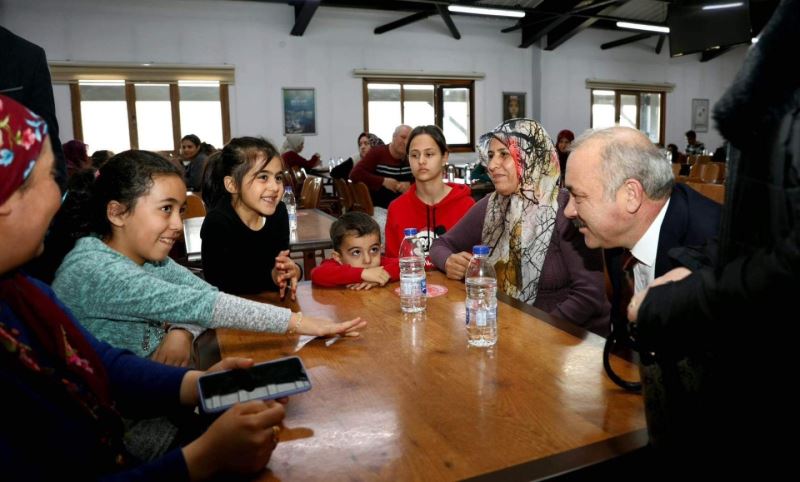 Başkan Esen Depremzedeleri Ziyaret Etti