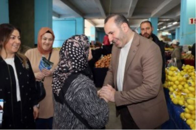 BAŞKAN TUTUK, CUMARTESİ PAZARIN’NDA