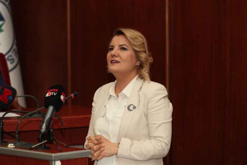 BAŞKAN HÜRRİYET: KÜLTÜR VE SANATA DAİR PROJELERİMİZLE SANATIN VE SANATÇININ YANINDA OLDUK