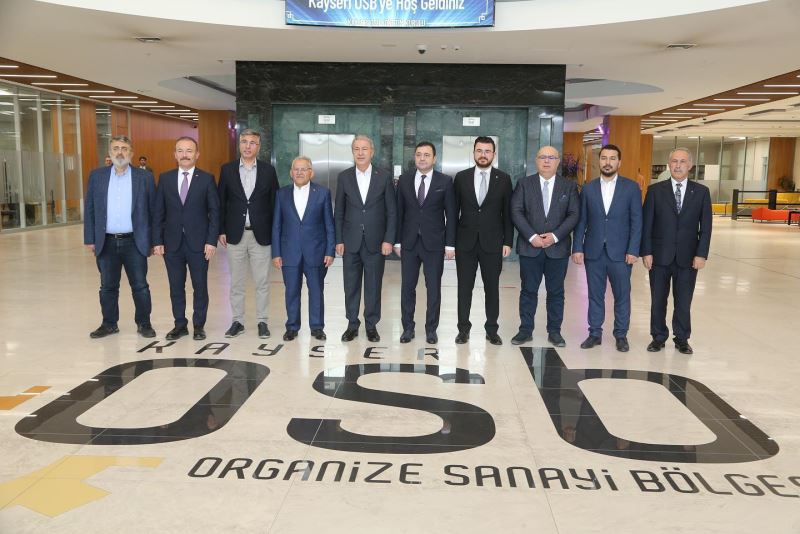 Başkan Büyükkılıç ve Bakan Akar İş Dünyası Temsilcileri İle Buluştu