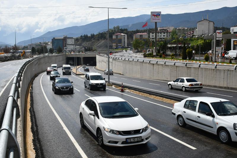 Battı-Çıktı Kavşak Çift Yönlü Trafiğe Açıldı