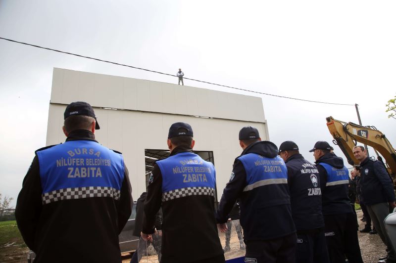 Kaçak yapıyı yıktırmamak için canını hiçe saydı