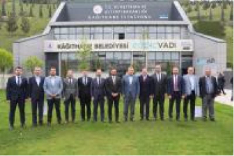 KÂĞITHANE’DE BU BAYRAMDA DA GELENEK DEĞİŞMEDİ