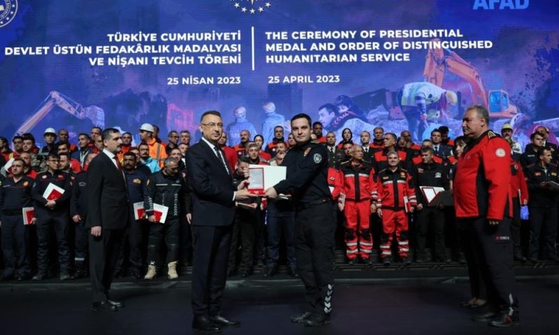 Manisa Büyükşehir Belediyesi İtfaiyesine Devlet Üstün Hizmet Madalyası