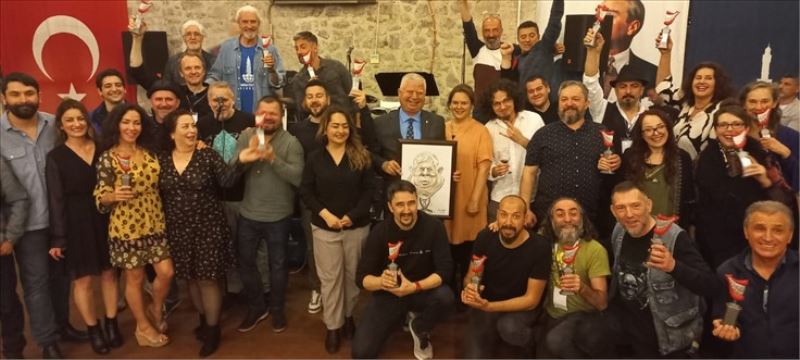 Dünyaca ünlü karikatüristler İzmirliler için çizdi