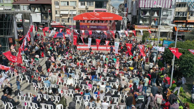 CUMHURİYETİN ÇOCUKLARI 23 NİSAN’I İZMİT BELEDİYESİ İLE DOYA DOYA KUTLADI