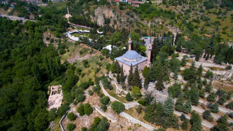 ŞEYH EDEBALİ TÜRBESİ VE TARİH ŞERİDİNİ RAMAZAN VE BAYRAMDA 40 BİN KİŞİ ZİYARET ETTİ