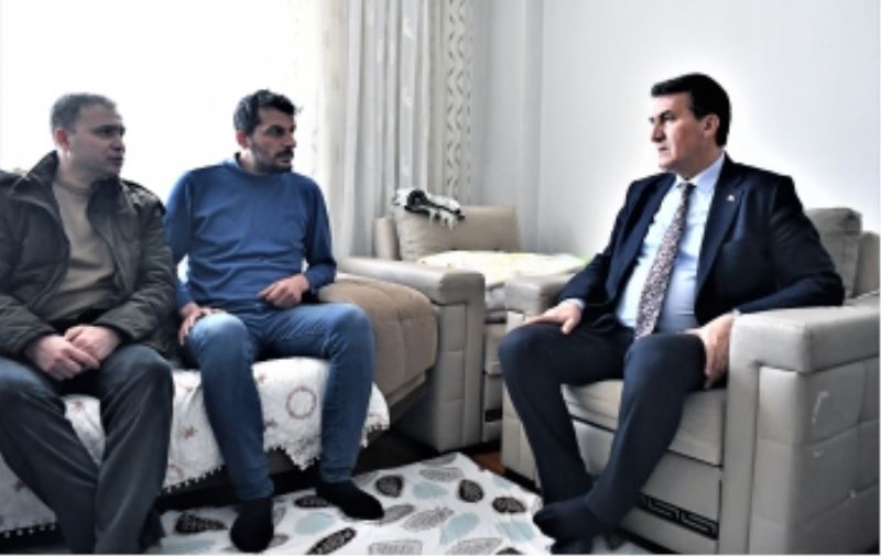 Başkan Dündar Depremzedeleri Yalnız Bırakmıyor