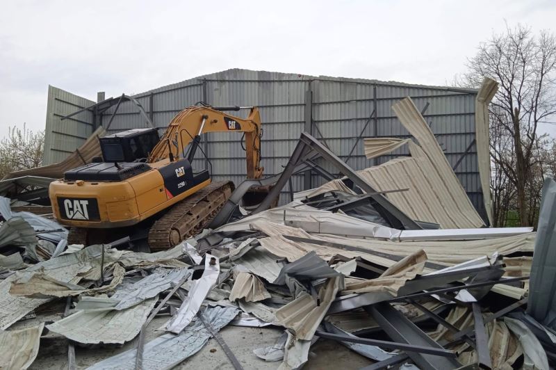 Nilüfer’de kaçak fabrikalar yıkıldı