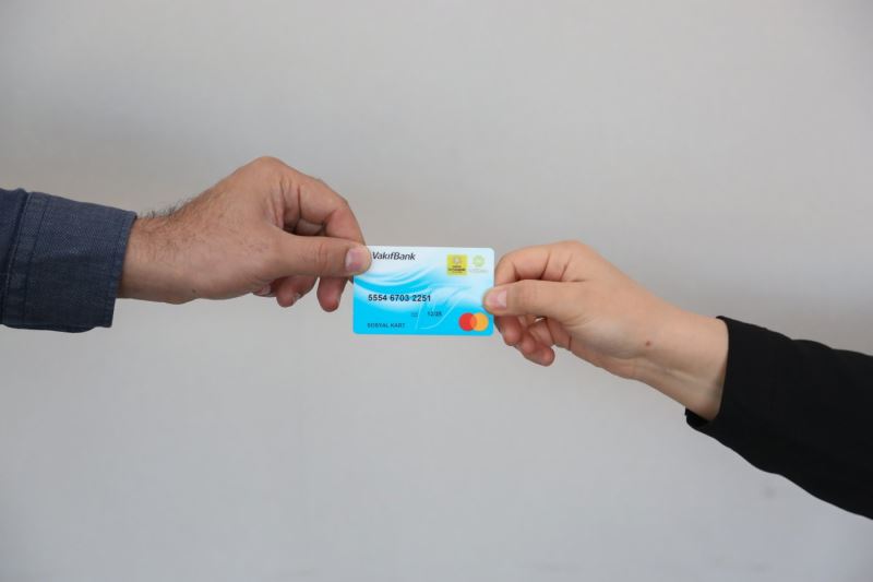 MERAM’DA İHTİYAÇ SAHİPLERİNİN YÜZÜ BU RAMAZANDA DA GÜLÜYOR