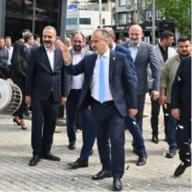 Büyükşehir işçisi bayram yaptı