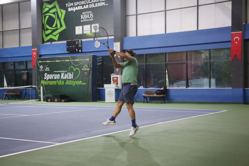 Meram 4. Geleneksel Tenis Turnuvası nefes kesti
