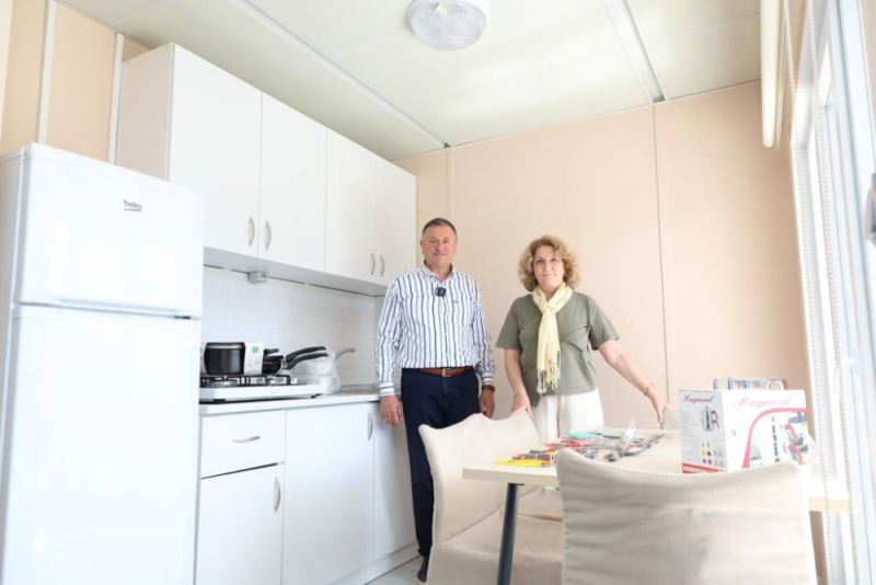 HATAY BÜYÜKŞEHİR BELEDİYESİ İLE CİNER GRUBUNUN ORTAK PROJESİ OLAN 100 KONUTLUK PREFABRİK EVLERDEN OLUŞAN SİTENİN İNŞAASI TAMAMLANDI