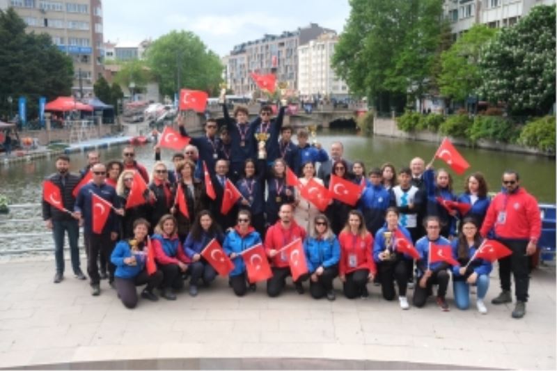 PORSUK ÇAYI’NDA NEFESLERİ KESEN YARIŞ