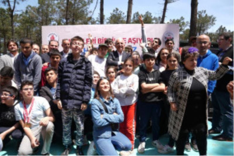 ÜMRANİYE’DE ENGELLERİN ORTADAN KALKTIĞI PİKNİK