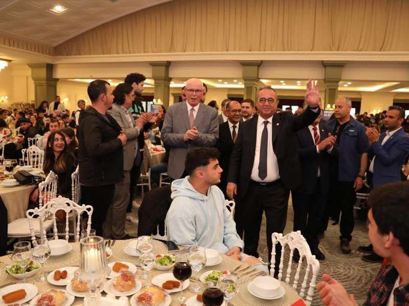 CHP GENEL BAŞKAN YARDIMCISI TEZCAN ESKİŞEHİRLİLER İLE BULUŞTU