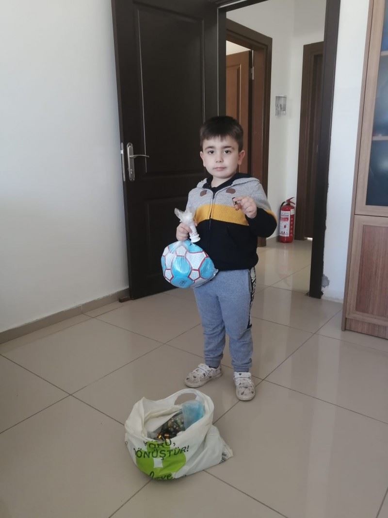 TOKAT BELEDİYESİNDEN ÇOCUKLAR İÇİN ATIĞINI GETİR, TOPUNU GÖTÜR KAMPANYASI