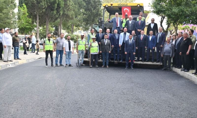 Başkan Ergün Muzaffer Tezcan Caddesi’nde Sıcak Asfalt Çalışmasını Başlattı