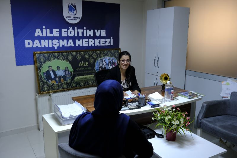 YUNUSEMRE’DE AİLE DANIŞMANLIĞI HİZMETİ SÜRÜYOR