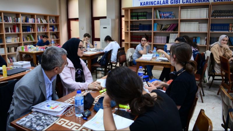 Başkan Güngör NFK’da Gençlerle Bir Araya Geldi