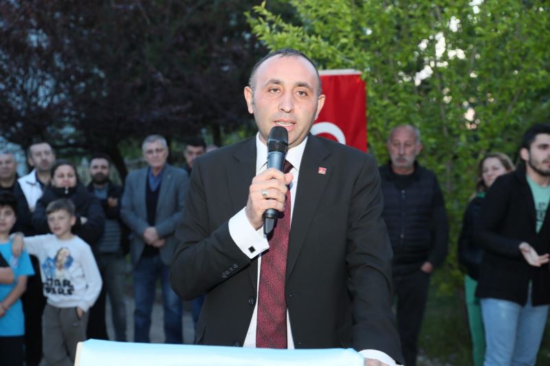 ÇAYIROVA HALKI, BAŞKAN HÜRRİYET’İ COŞKUYLA KARŞILADI