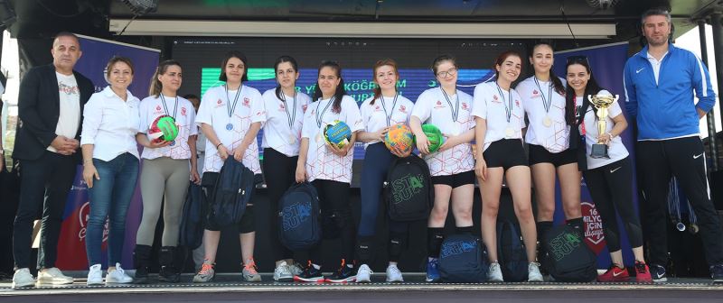 SPOR ŞÖLENİNDE BULUŞTULAR