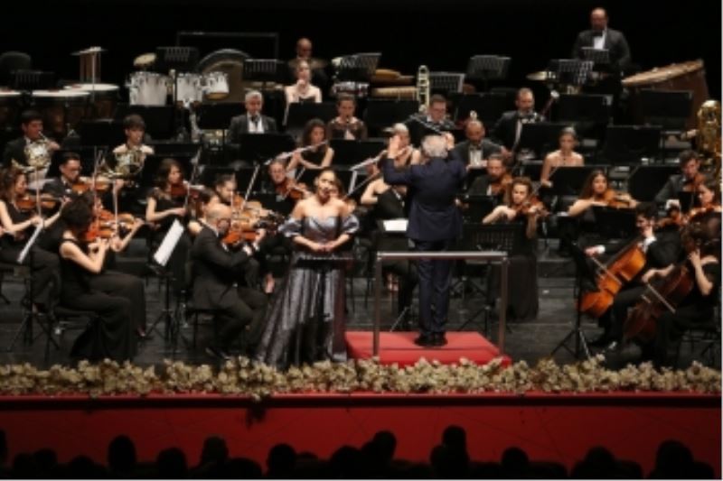 SENFONİ ORKESTRASINDAN GÖRKEMLİ KONSER