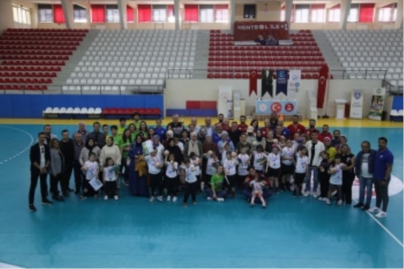 HENTBOL İLE +1 PROJESİNE FESTİVALLİ KAPANIŞ