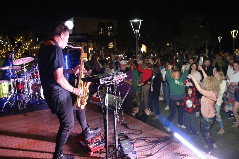 Müziğin ruhunu sallayan ritimler Meteor Balat’ta yankılandı