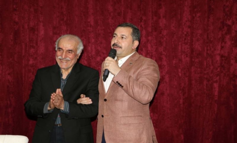 KARAKÖPRÜ’DE ‘MEDENİYETİ DEVİREN URFALI ADAM’ KONFERANSI DÜZENLENDİ