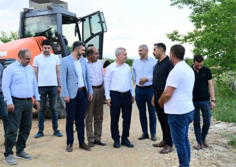 YEŞİLYURT BELEDİYESİ, SULUKÖY MAHALLESİ BAĞLANTI YOLLARINI DÜZENLEYEREK MODERN BİR HALE GETİRİYOR