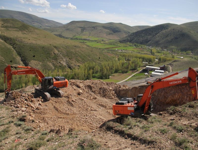 İÇME SUYU SERTLİK GİDERME TESİSİNİN YAPIMI DEVAM EDİYOR