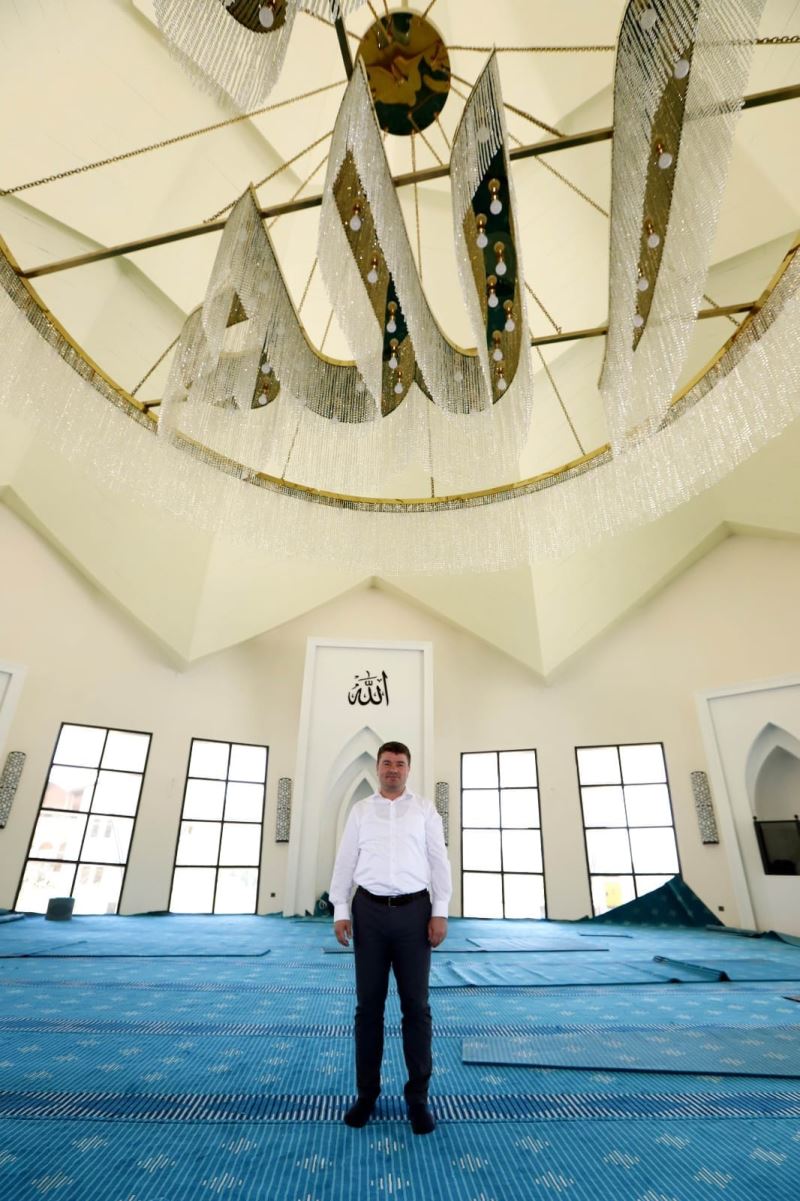 BEDİR MUHTAR CAMİ VE KÜLLİYE’Sİ MODERN MİMARİSİ VE İÇ TEFRİŞATI İLE GÖZ ALIYOR