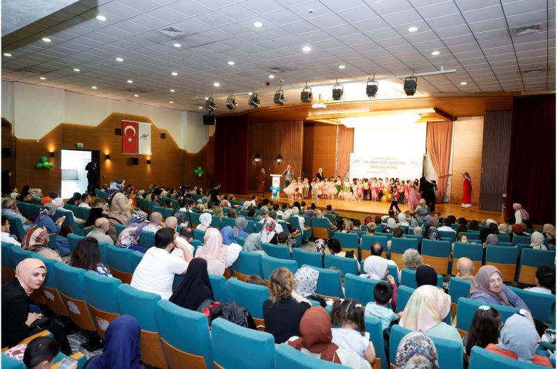 ‘’Ana Kucağı” Öğrencilerinin Yıl Sonu Gösterisi Heyecanı