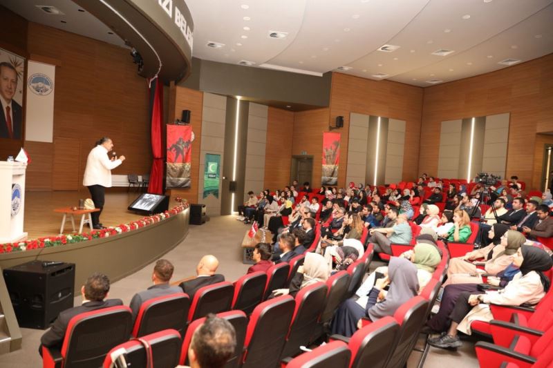 MELİKGAZİ’DE GENÇLERE ÖZEL “MİLLİ DEĞERLERİMİZ ÇANAKKALE” KONFERANSI