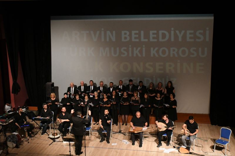 ARTVİN BELEDİYESİ TÜRK MUSİKİ KOROSUNDA MÜTHİŞ KONSER