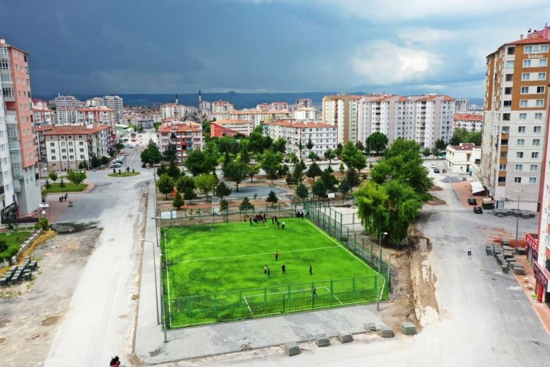BAŞKAN ÇOLAKBAYRAKDAR; “ZİYAGÖKALP’A HEM ÇOCUK KULÜBÜ HEM DE DAHA GÜZEL PARK KAZANDIRIYORUZ”
