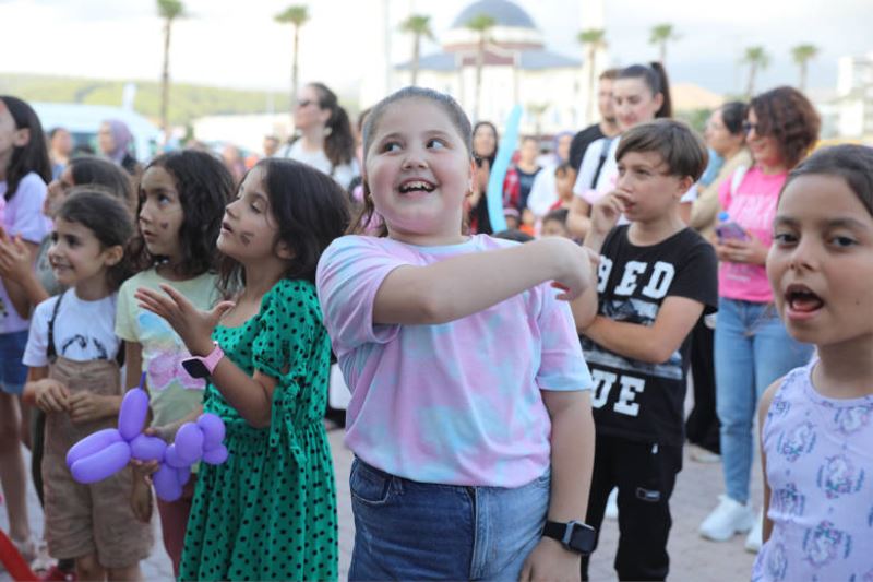 Kumlucalı çocuklar şenlikte buluştu