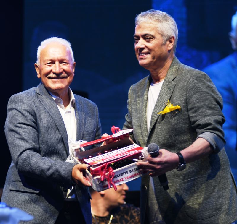 38.  GELENEKSEL KİRAZ FESTİVALİ CENGİZ KURTOĞLU KONSERİ