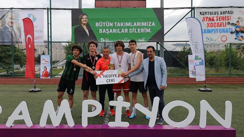 KURTULUŞ KUPASI AYAK TENİSİ TURNUVASI KIRAN KIRANA GEÇTİ