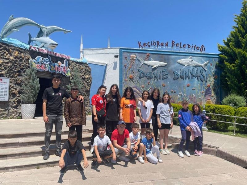 Minik halterciler Keçiören’i gezdi